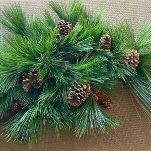 3 piece adjustable center piece, will fit long or short tables